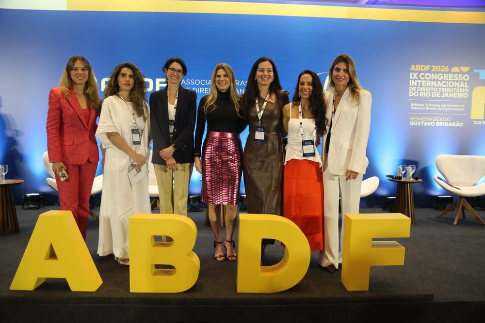Palestrantes da Plenária ABDF WIN reunidas no palco do IX Congresso Internacional de Direito Tributário do Rio de Janeiro