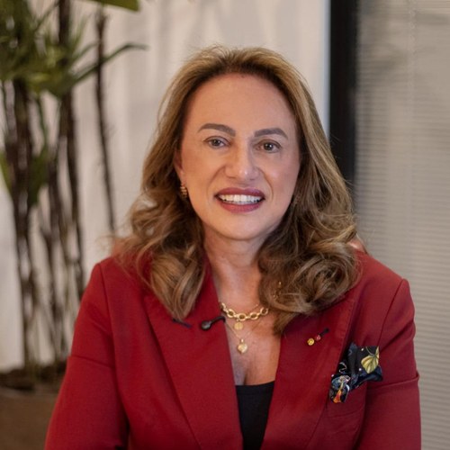 MARY ELBE QUEIROZ