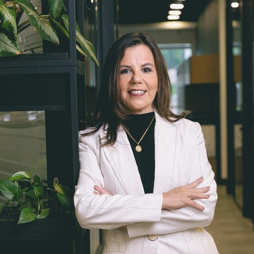 SUSY GOMES HOFFMANN